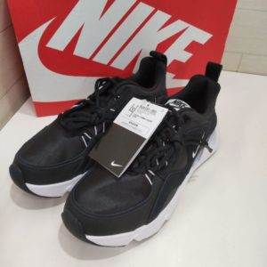 未使用タグ付き　ナイキ　BQ4153-003　ウイメンズ　25㎝